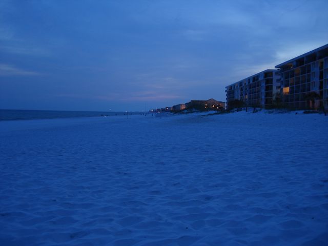 Strand in der Abenddämmerung