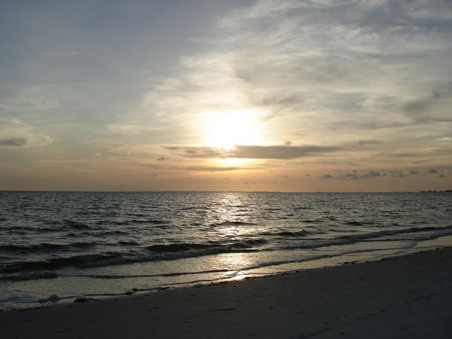 Sonnenuntergang am Outrigger