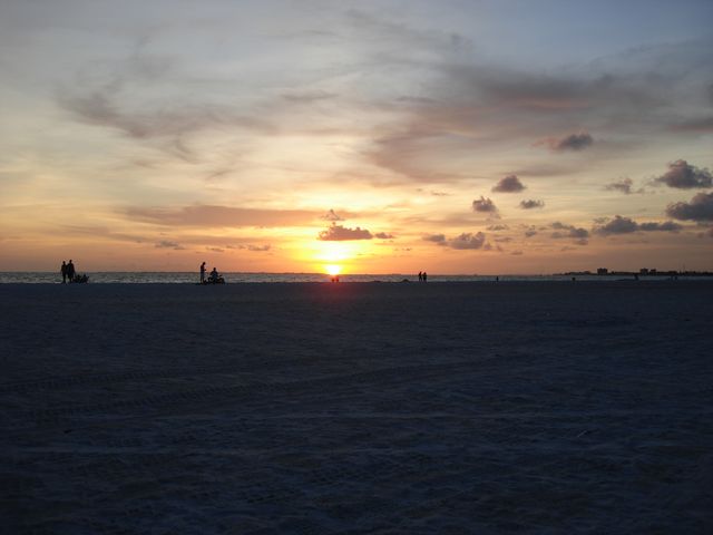 Sonnenuntergang am Outrigger