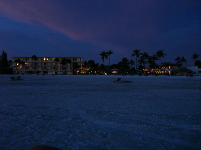 Outrigger bei Nacht