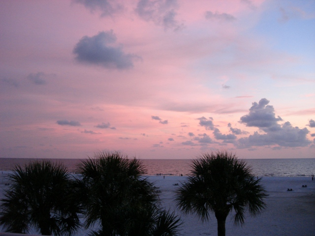 Sonnenuntergang am Outrigger