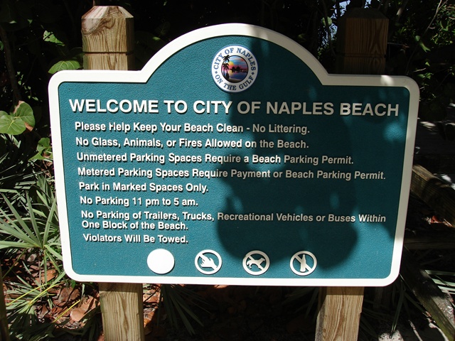 Ortsschild Naples Beach