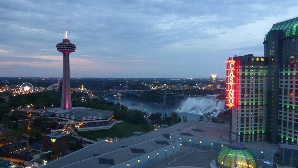 Niagara Falls at night Niagara Falls at night